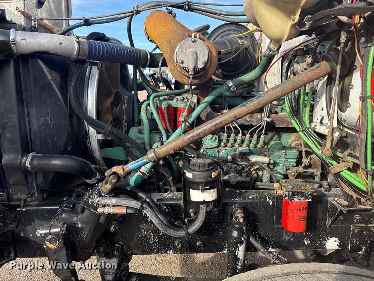 image for item EG1732 1998 Volvo Truck WG truck cab and chassis