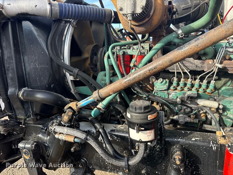 image for item EG1732 1998 Volvo Truck WG truck cab and chassis