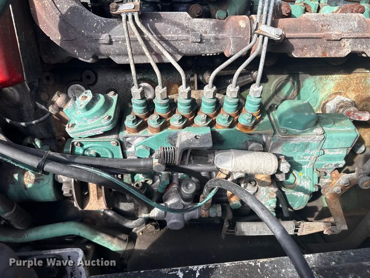 image for item EG1732 1998 Volvo Truck WG truck cab and chassis