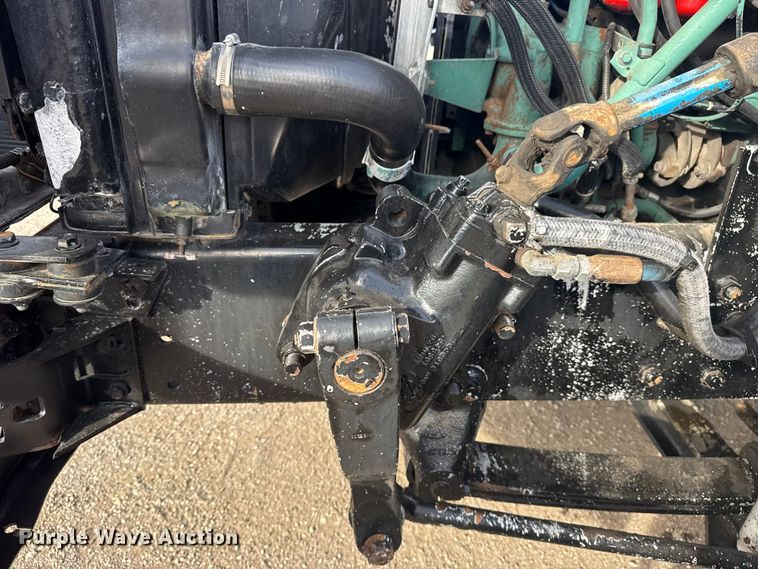 image for item EG1732 1998 Volvo Truck WG truck cab and chassis