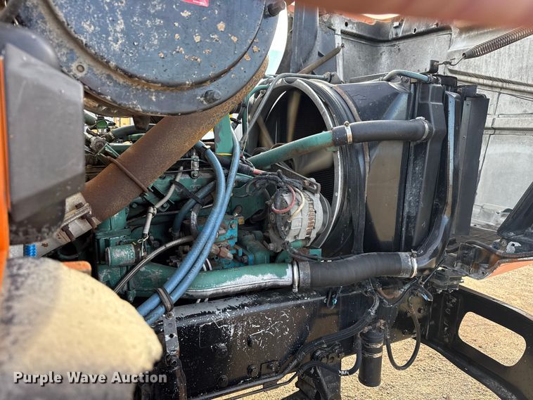 image for item EG1732 1998 Volvo Truck WG truck cab and chassis