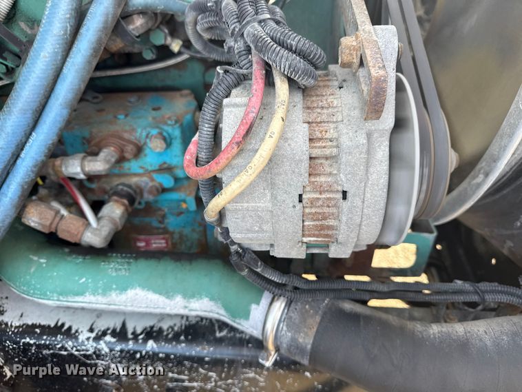 image for item EG1732 1998 Volvo Truck WG truck cab and chassis