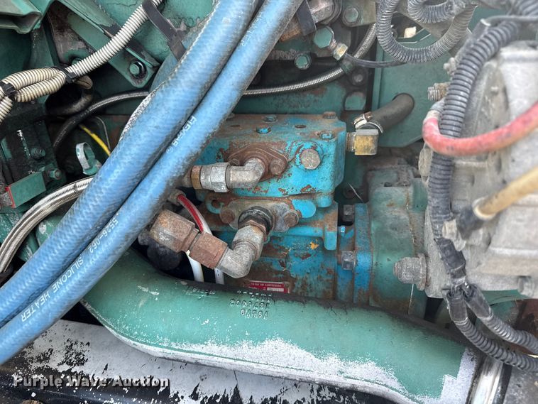 image for item EG1732 1998 Volvo Truck WG truck cab and chassis