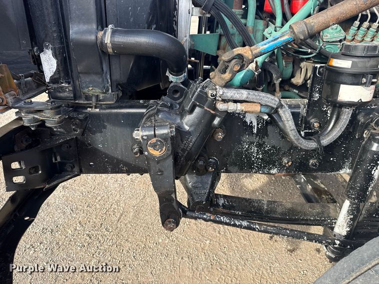 image for item EG1732 1998 Volvo Truck WG truck cab and chassis