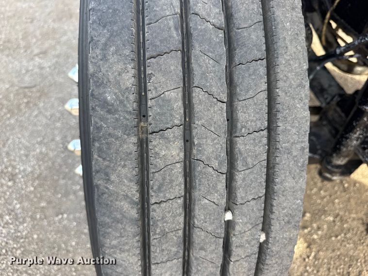 image for item EG1732 1998 Volvo Truck WG truck cab and chassis