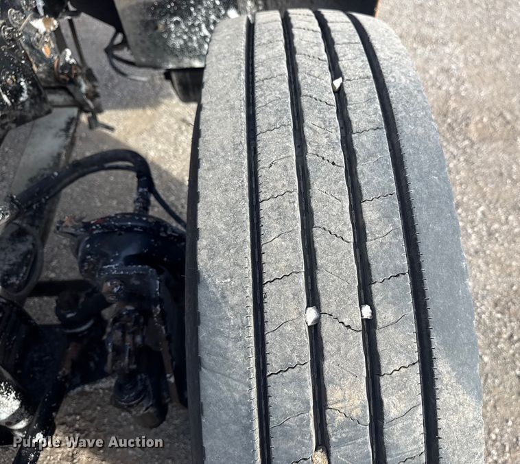 image for item EG1732 1998 Volvo Truck WG truck cab and chassis