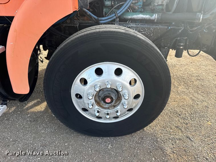 image for item EG1732 1998 Volvo Truck WG truck cab and chassis