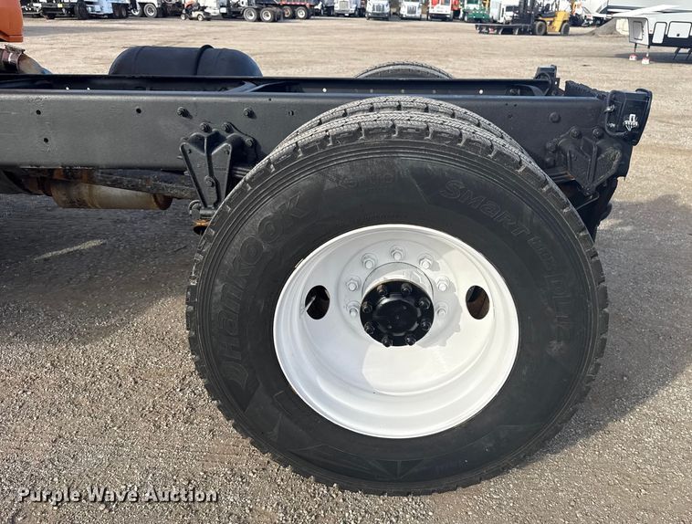 image for item EG1732 1998 Volvo Truck WG truck cab and chassis