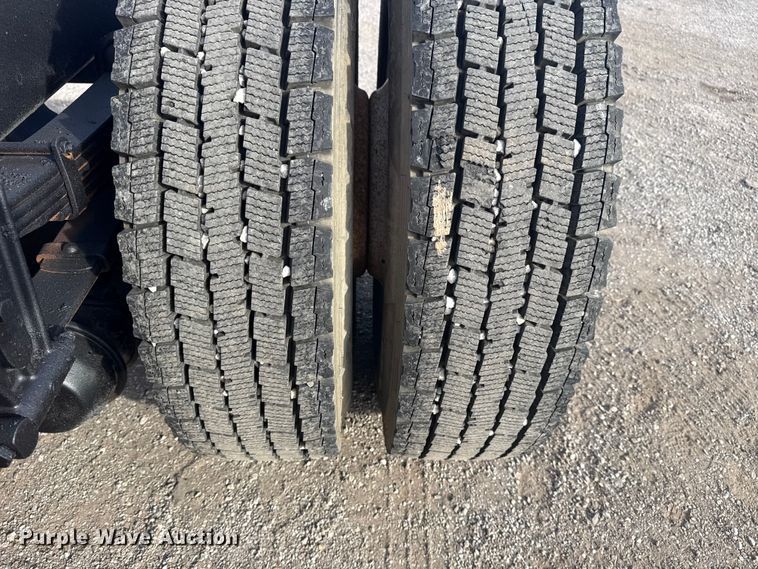 image for item EG1732 1998 Volvo Truck WG truck cab and chassis