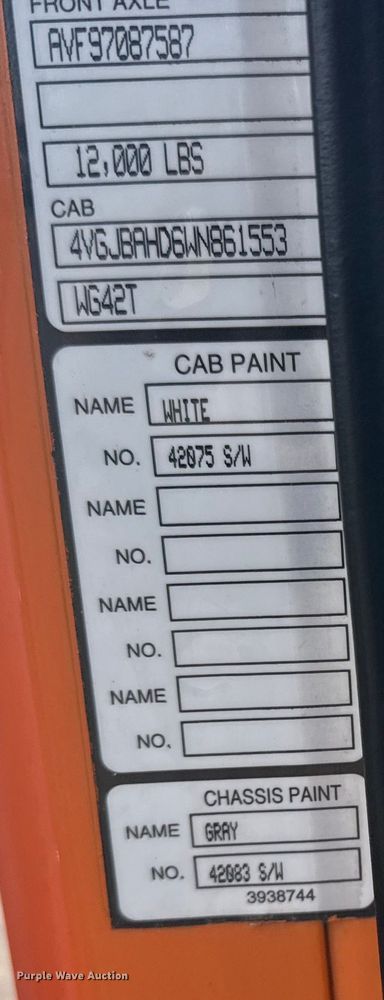 image for item EG1732 1998 Volvo Truck WG truck cab and chassis