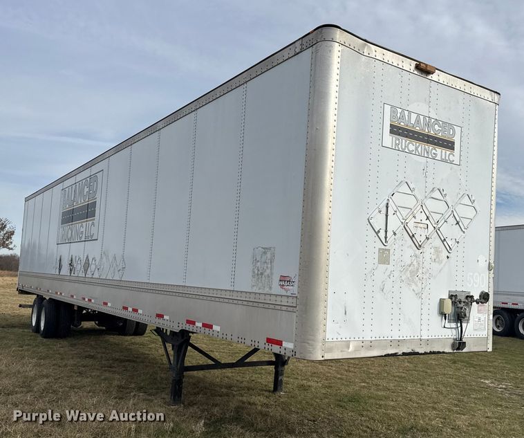 image for item EG1772 2010 Wabash dry van trailer