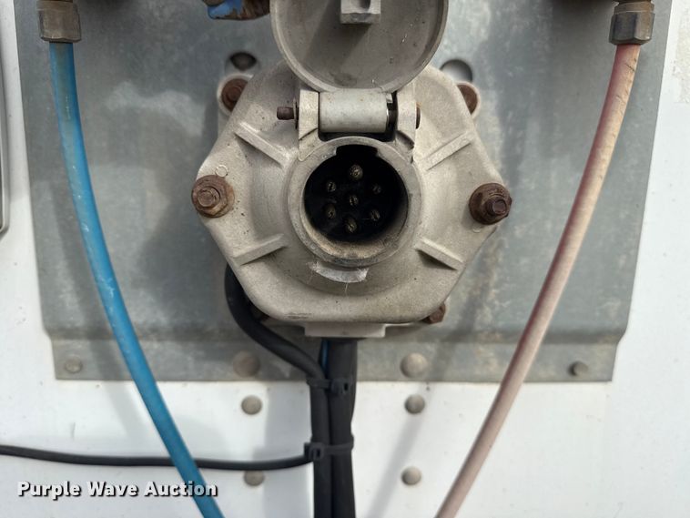 image for item EG1772 2010 Wabash dry van trailer