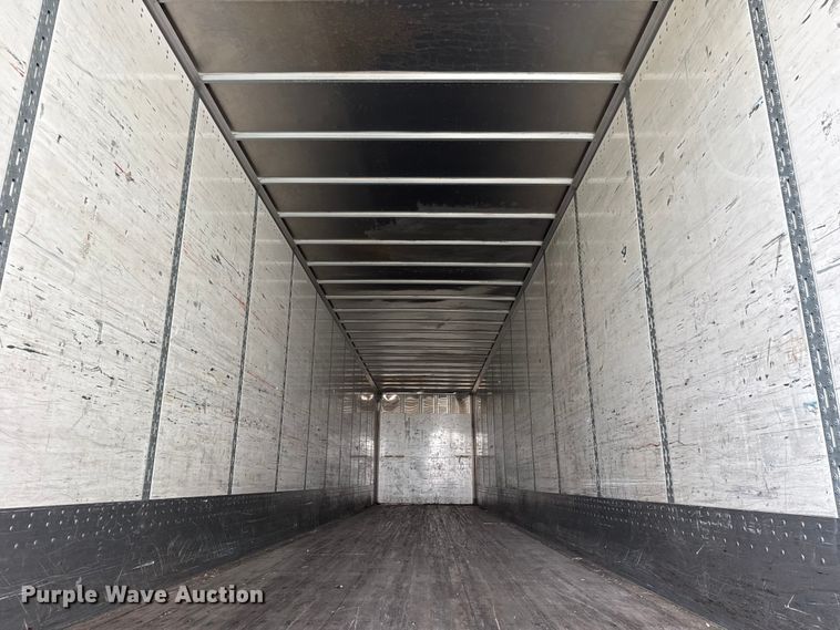 image for item EG1772 2010 Wabash dry van trailer