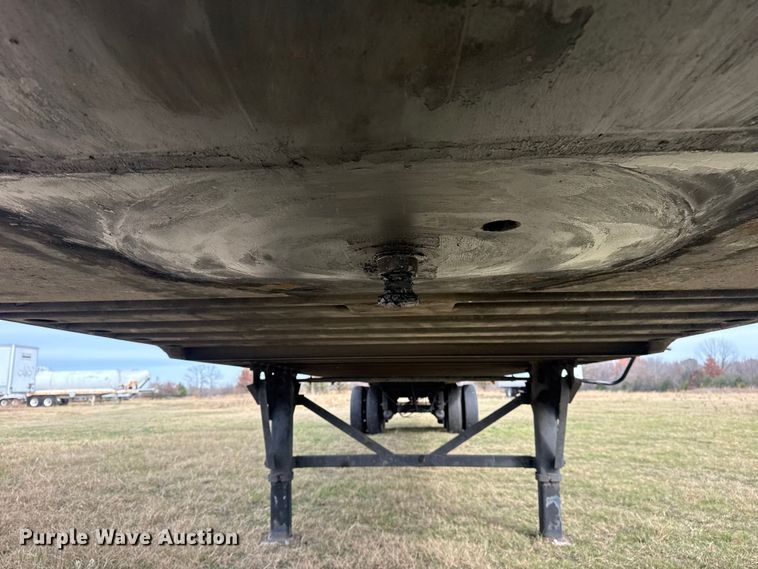 image for item EG1772 2010 Wabash dry van trailer