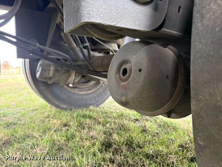 image for item EG1772 2010 Wabash dry van trailer