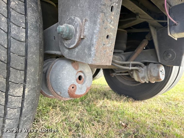 image for item EG1772 2010 Wabash dry van trailer