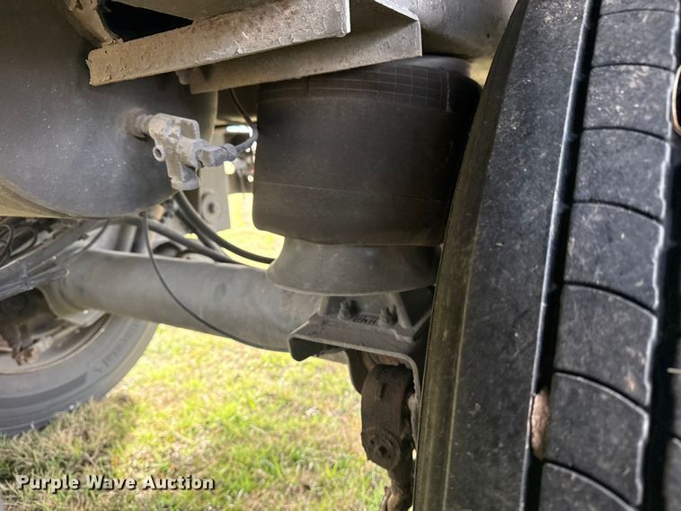 image for item EG1772 2010 Wabash dry van trailer