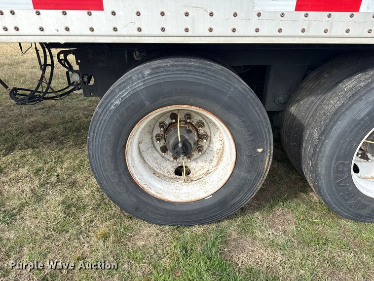 image for item EG1772 2010 Wabash dry van trailer