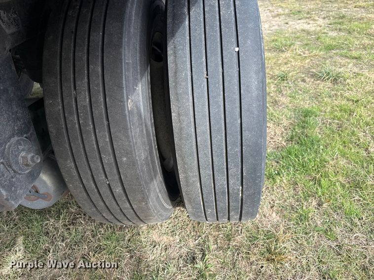 image for item EG1772 2010 Wabash dry van trailer