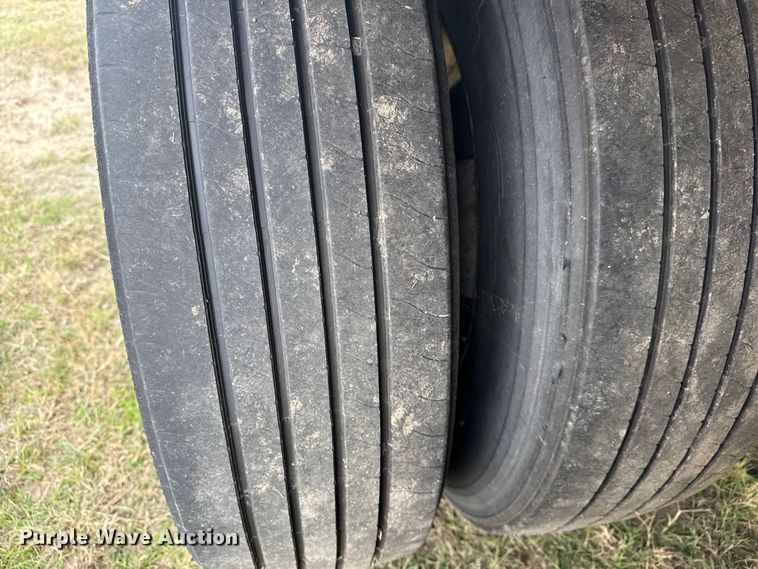 image for item EG1772 2010 Wabash dry van trailer