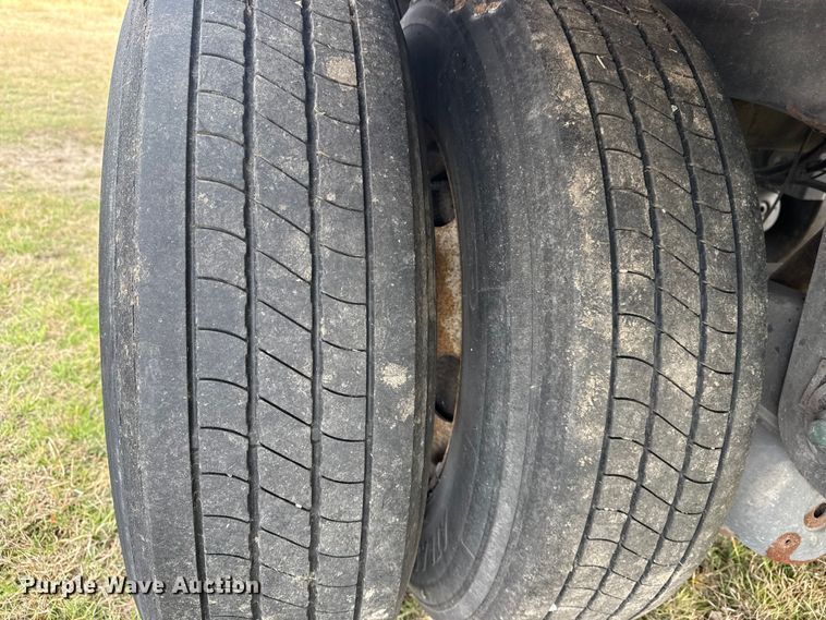 image for item EG1772 2010 Wabash dry van trailer