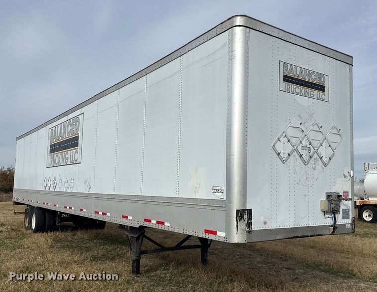image for item EG1773 2010 Wabash dry van trailer