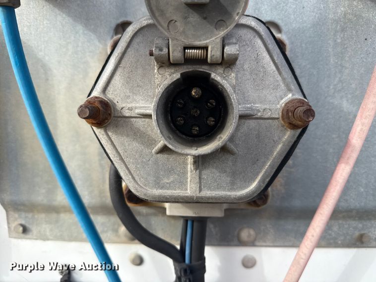 image for item EG1773 2010 Wabash dry van trailer