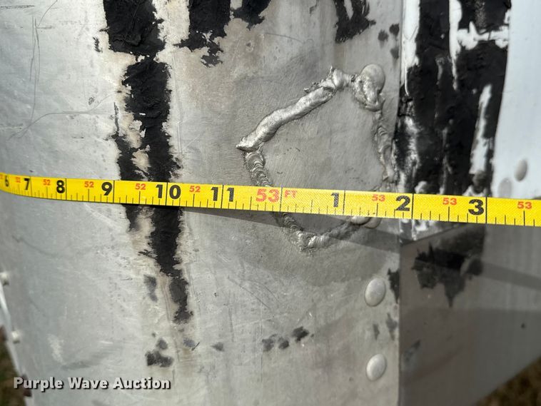 image for item EG1773 2010 Wabash dry van trailer