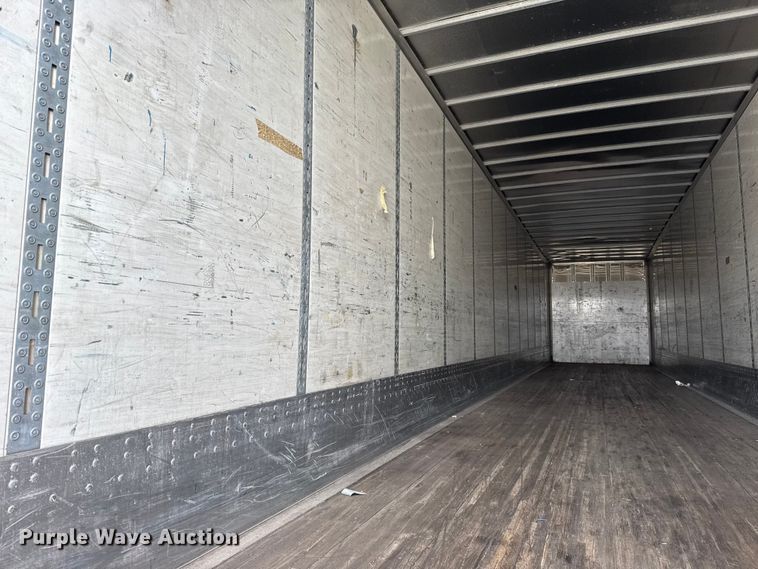 image for item EG1773 2010 Wabash dry van trailer