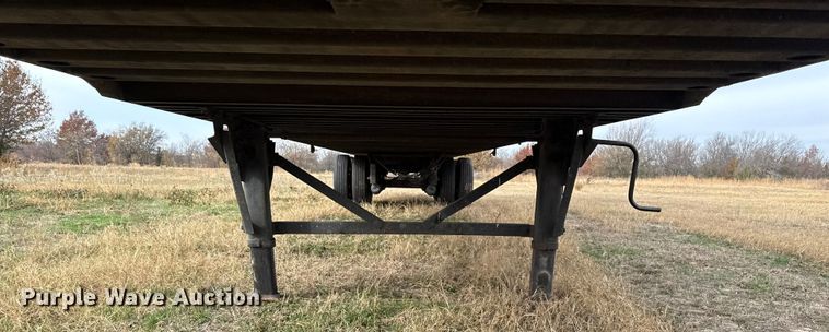 image for item EG1773 2010 Wabash dry van trailer