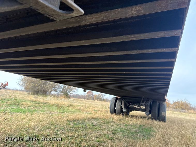 image for item EG1773 2010 Wabash dry van trailer