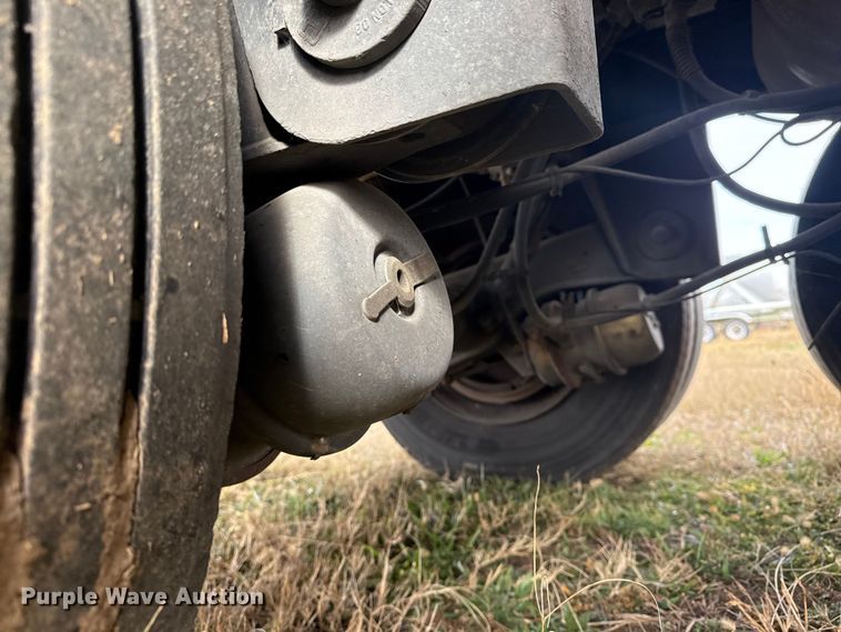 image for item EG1773 2010 Wabash dry van trailer