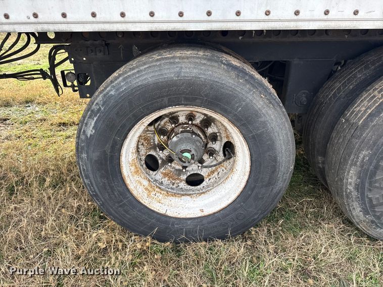 image for item EG1773 2010 Wabash dry van trailer