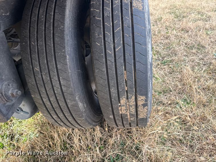 image for item EG1773 2010 Wabash dry van trailer