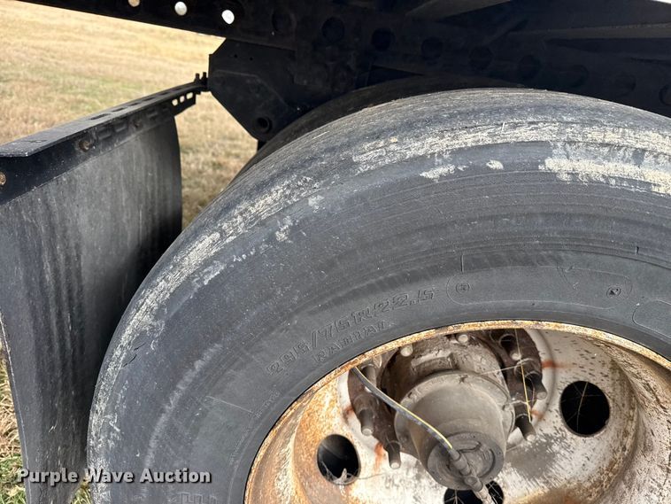 image for item EG1773 2010 Wabash dry van trailer