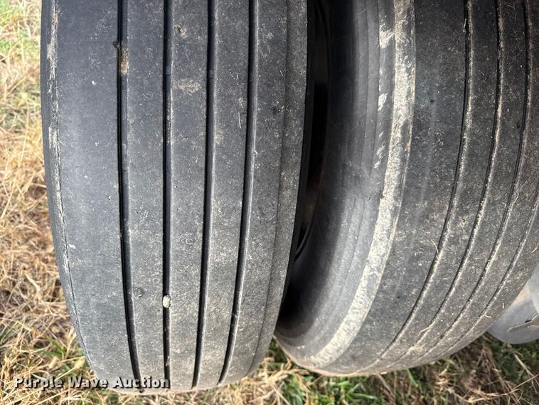 image for item EG1773 2010 Wabash dry van trailer