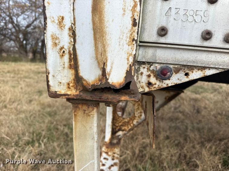 image for item EG1774 2011 Wabash dry van trailer