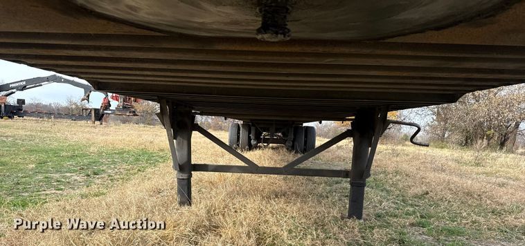 image for item EG1774 2011 Wabash dry van trailer