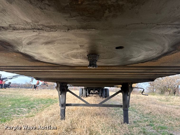 image for item EG1774 2011 Wabash dry van trailer