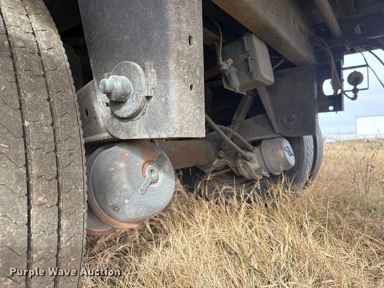 image for item EG1774 2011 Wabash dry van trailer