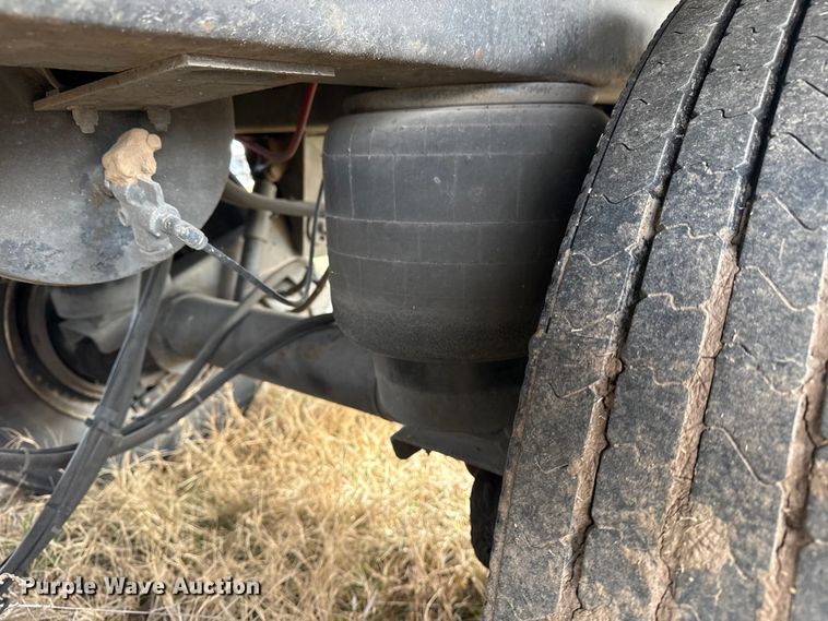 image for item EG1774 2011 Wabash dry van trailer