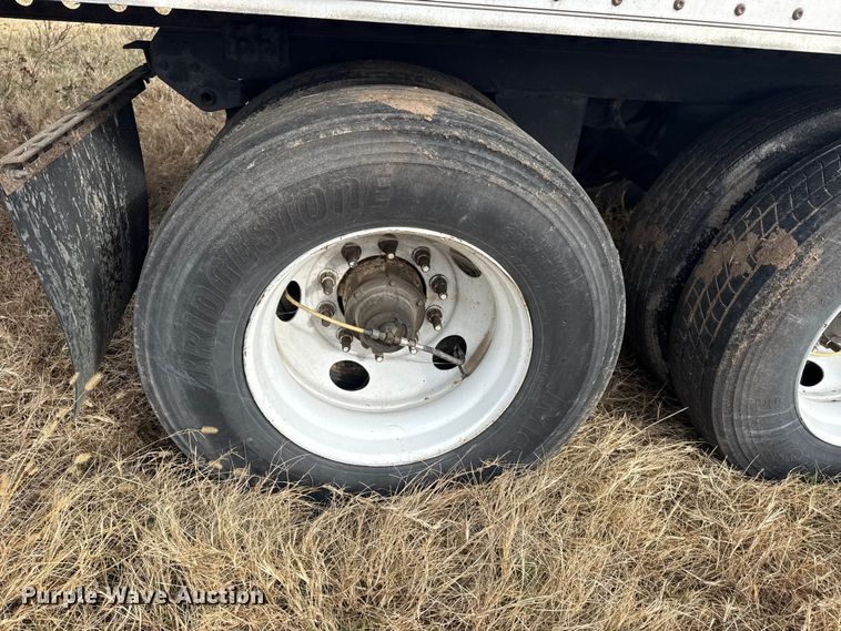 image for item EG1774 2011 Wabash dry van trailer