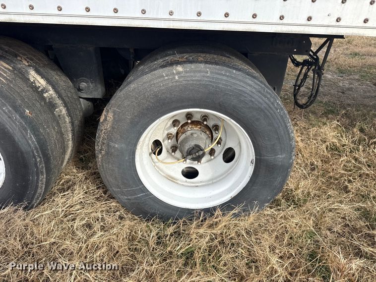 image for item EG1774 2011 Wabash dry van trailer