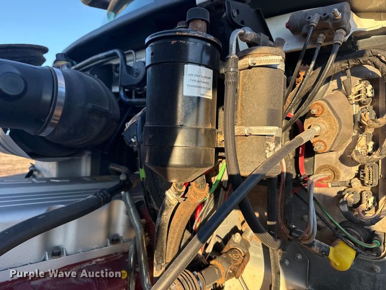 image for item EG1804 2011 Mack CHU614 semi truck