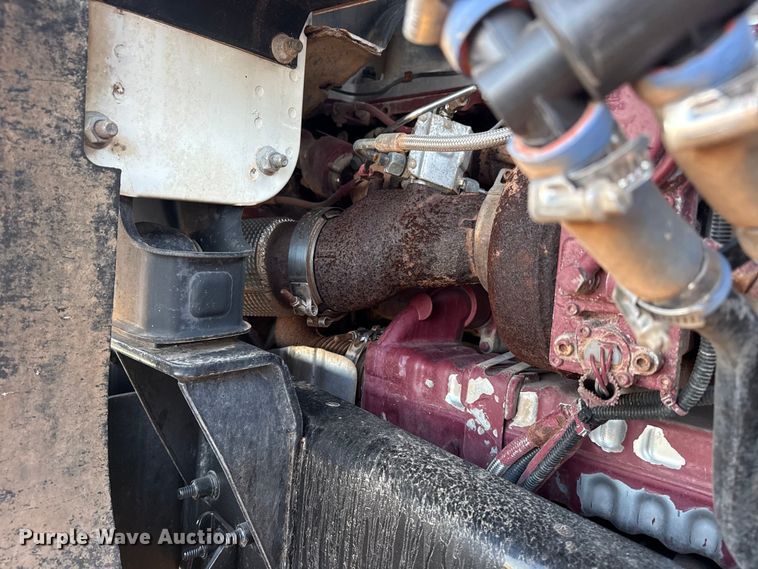 image for item EG1804 2011 Mack CHU614 semi truck