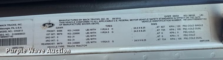 image for item EG1804 2011 Mack CHU614 semi truck