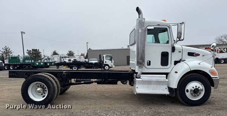 image for item EG1839 2017 Peterbilt 337 truck cab and chassis