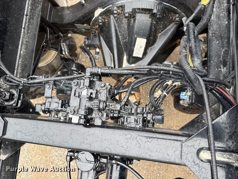 image for item EG1839 2017 Peterbilt 337 truck cab and chassis