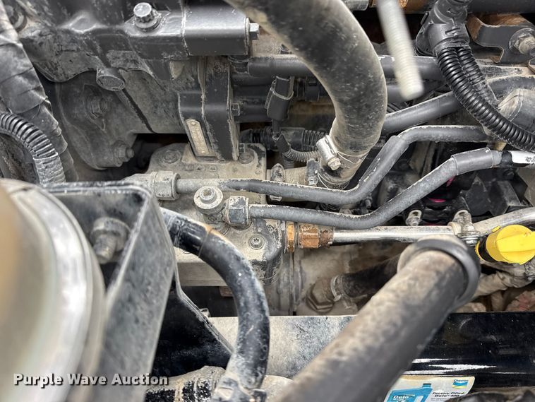 image for item EG1839 2017 Peterbilt 337 truck cab and chassis