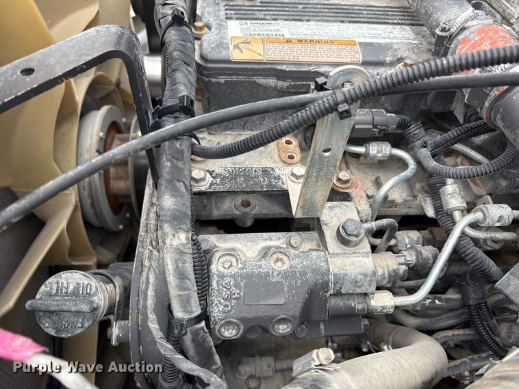 image for item EG1839 2017 Peterbilt 337 truck cab and chassis